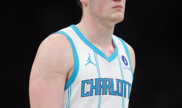 英雄联盟积分排名-新秀Kon Knueppel投进273记三分，NBA历史没人做到过