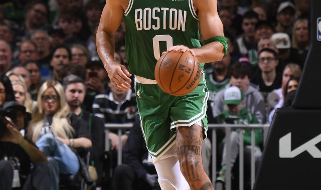 英雄联盟积分排名-浓眉：绿军是东部争冠热门 塔图姆现在的状态就像从来没缺席过