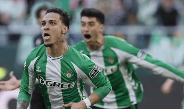 电竞战绩-安东尼：我很爱贝蒂斯，与球迷冲突是因为没赢球而感到沮丧