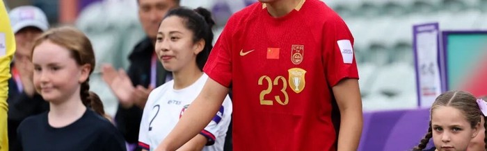 英雄联盟积分排名-花开两朵，同心逐梦——双胞胎姐妹邵子钦、邵子嘉的这些年|邵敏|足球|女足亚洲杯|巴西女足|中国女足_新浪体育_新浪新闻